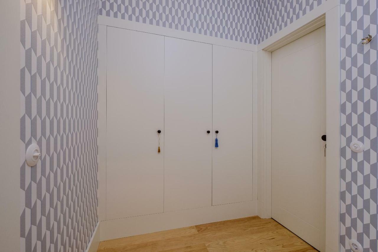 Boutique Rentals-flores Plaza In Historical Center Apartamento Porto