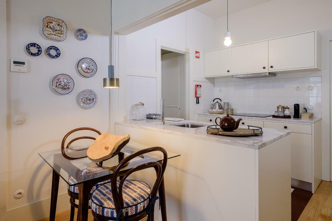 Boutique Rentals-flores Plaza In Historical Center Apartment Porto